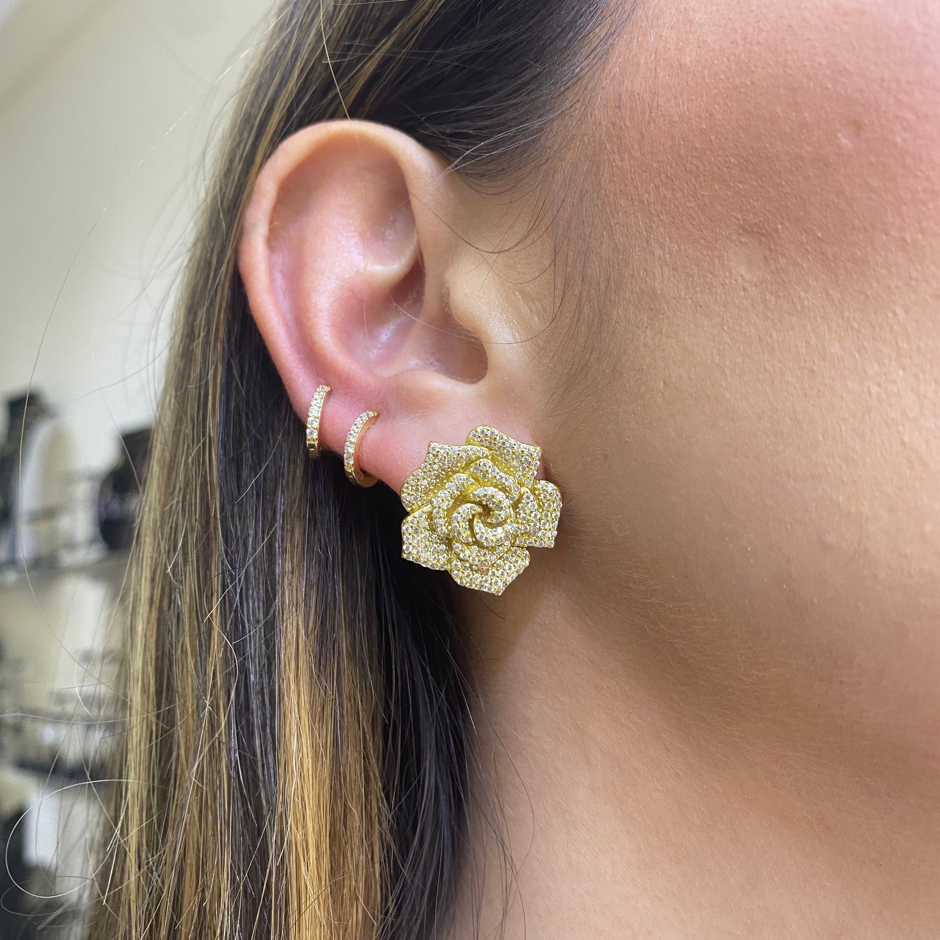 Small flower earring